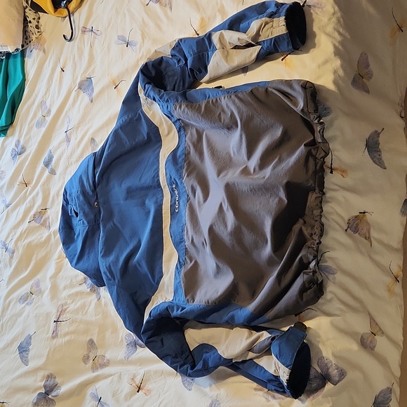 Gently used blue, gray Columbia light winter jacket in perfect condition - Picture 4 of 7